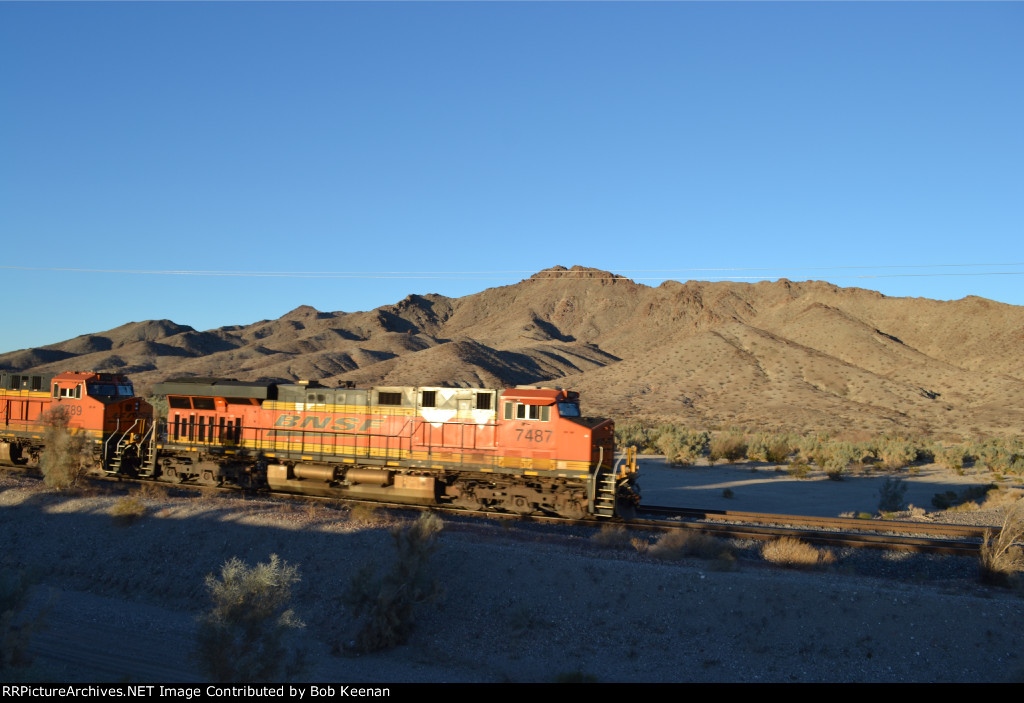 BNSF 7487